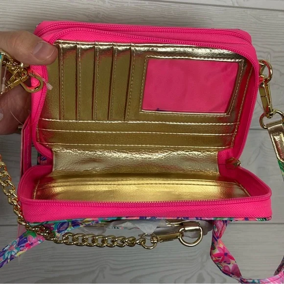Disney Parks Lilly Pulitzer Dreamin’ Crossbody Purse Minnie Daisy Bag NWT - Picture 14 of 15